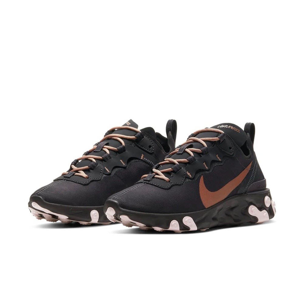 Nike Womens React Element